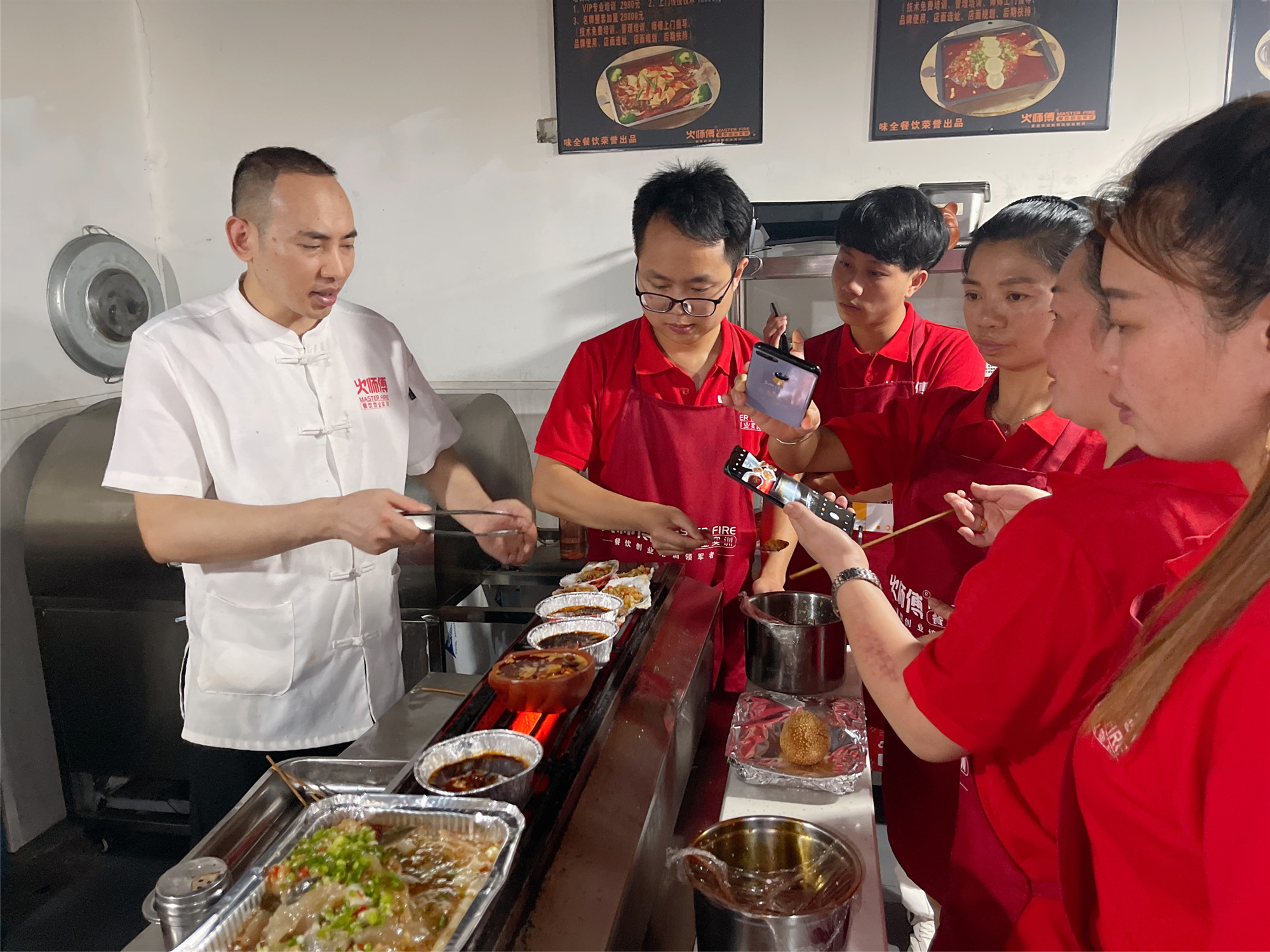 为什么那么多人喜欢餐饮创业？